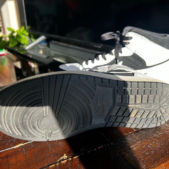 The Air Jordan 1 Mid White Black is a mid-top sneaker used some life left - Picture 4 of 12